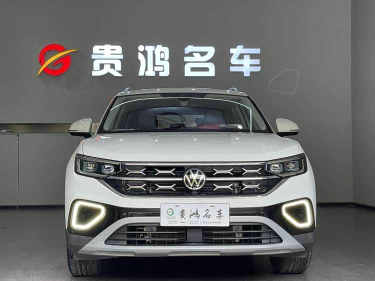Volkswagen Tayron, 2023 г., белый, 20 000 км Volkswagen Tayron 2023 300TSI одна ведущая ось комплектация «Люкс Plus», исполнение «Цзиньцзе»