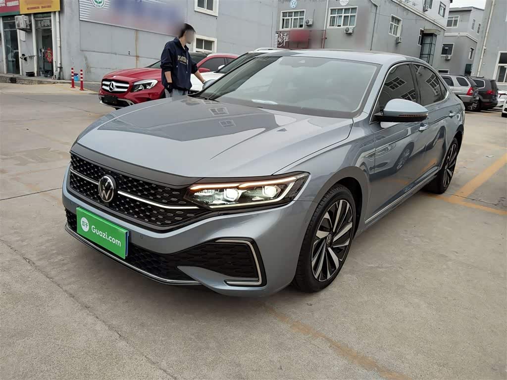 Volkswagen Passat, 2021 г., синий, 69 800 км Volkswagen Passat 2022 330TSI исполнение «Звёздное небо» Люкс