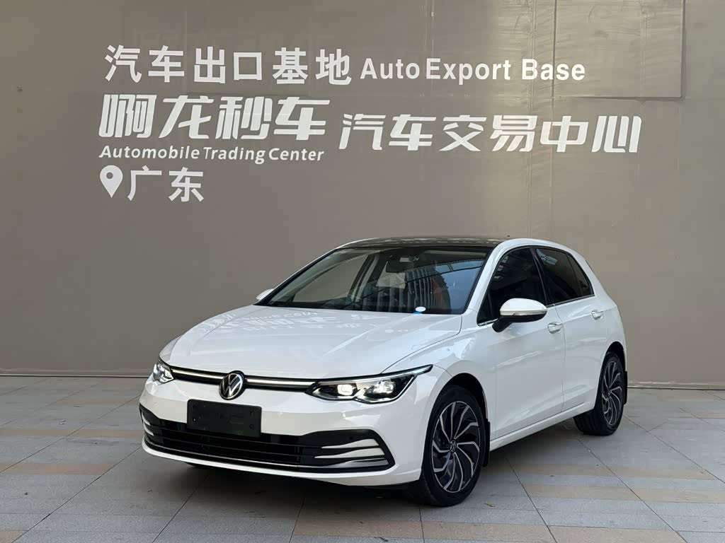 Volkswagen Golf, 2023 г., белый, 35 500 км Volkswagen Golf 2021 280TSI DSG Pro