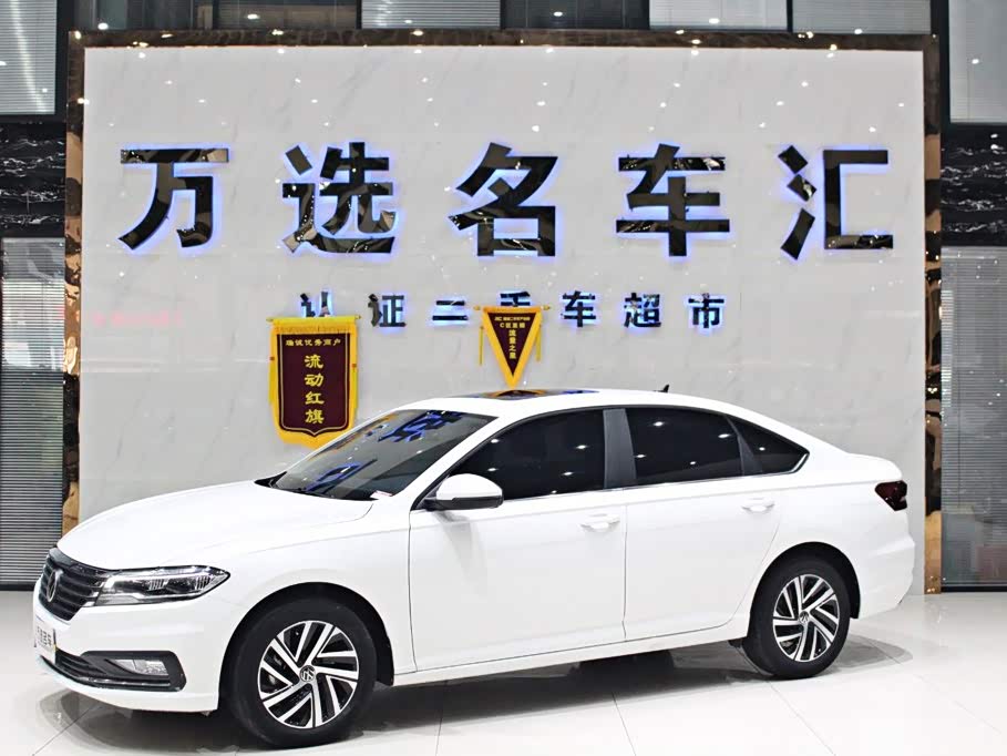 Volkswagen Lavida, 2022 г., белый, 65 000 км Volkswagen Lavida 2022 280TSI DSG Комфорт