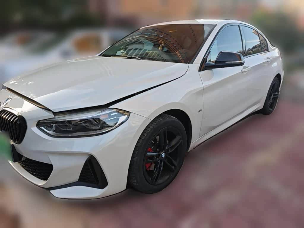 BMW 1 серия, 2022 г., белый, 55 500 км BMW 1 серия 2021 обновлённая версия 120i пакет M Sport, исполнение «Ночь»