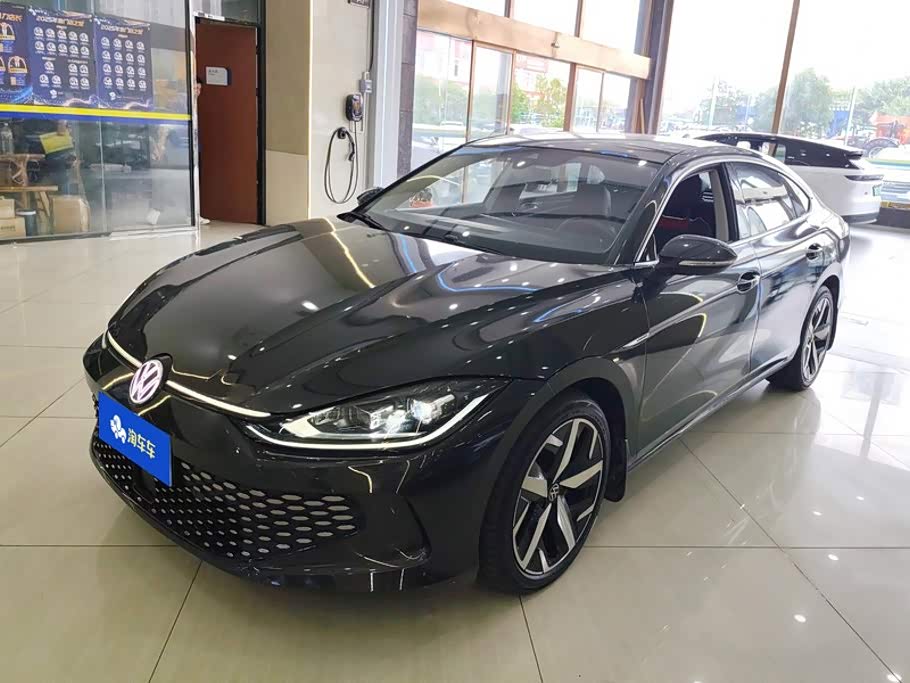 Volkswagen Lamando, 2022 г., серебристый / серый, 51 700 км Volkswagen Lamando 2022 Lamando L 280TSI DSG комплектация «Кула»