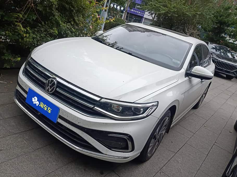 Volkswagen Bora, 2023 г., белый, 78 700 км Volkswagen Bora 2023 200TSI DSG Юэсин PROверсия