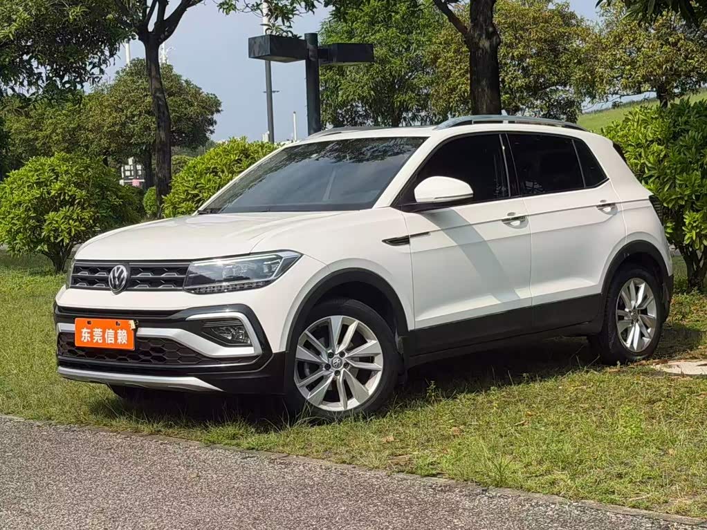 Volkswagen T-Cross, 2021 г., белый, 80 000 км Volkswagen T-Cross 2021 1.5L Автомат Комфорт