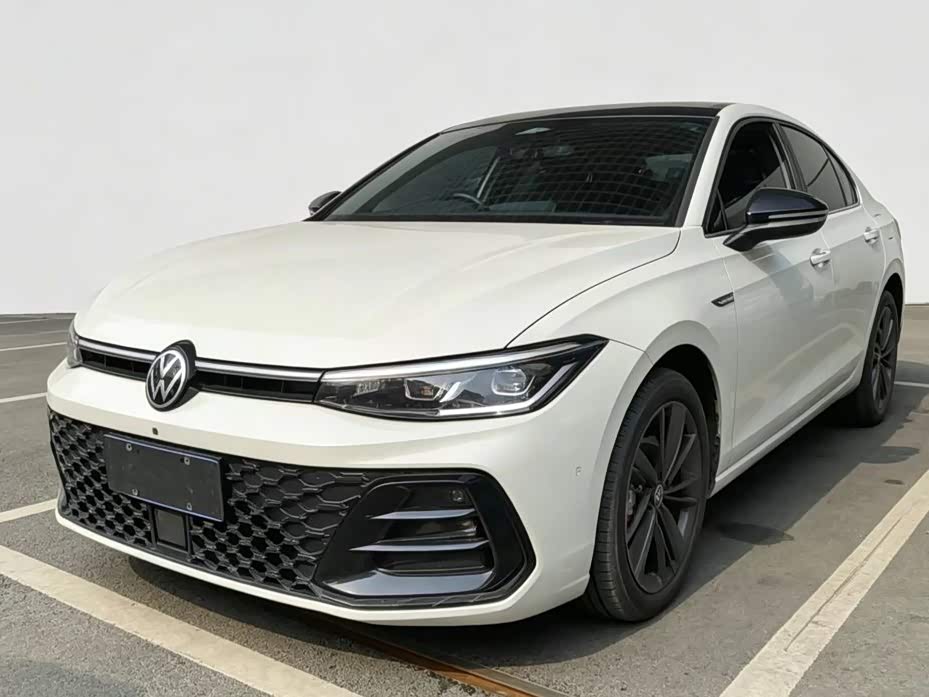 Volkswagen Passat, 2024 г., белый, 30 600 км Volkswagen Passat 2025 Pro 380TSI исполнение «Звёздное небо» 龙运版