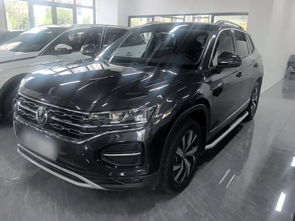 Volkswagen Tayron, 2022 г., чёрный, 52 300 км Volkswagen Tayron 2022 330TSI одна ведущая ось комплектация «Люкс Чжилянь»