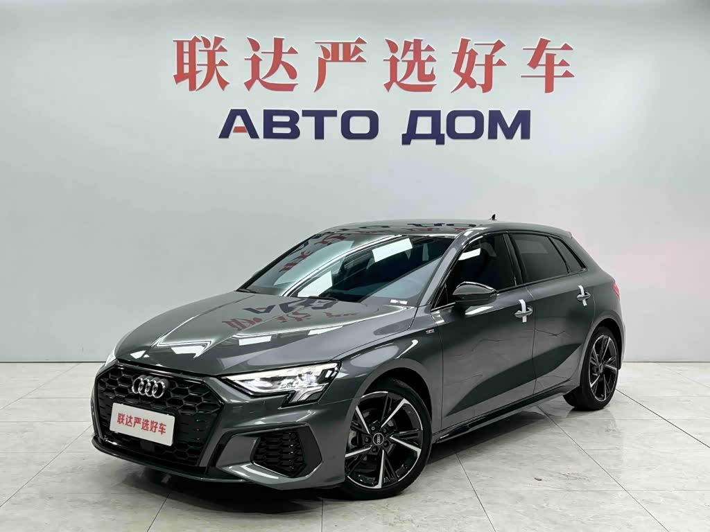 Audi A3, 2022 г., серебристый / серый, 33 800 км Audi A3, 2022 г., серебристый / серый, 33 800 км