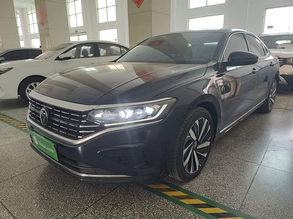 Volkswagen Passat, 2026 г., синий, 11 800 км Volkswagen Passat 2024 330TSI комплектация «Элита»