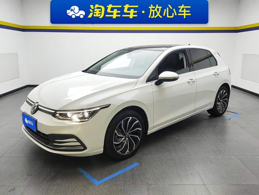 Volkswagen Golf, 2022 г., белый, 70 500 км Volkswagen Golf 2021 280TSI DSG Pro