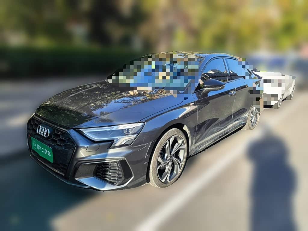 Audi A3, 2023 г., серебристый / серый, 31 600 км Audi A3, 2023 г., серебристый / серый, 31 600 км