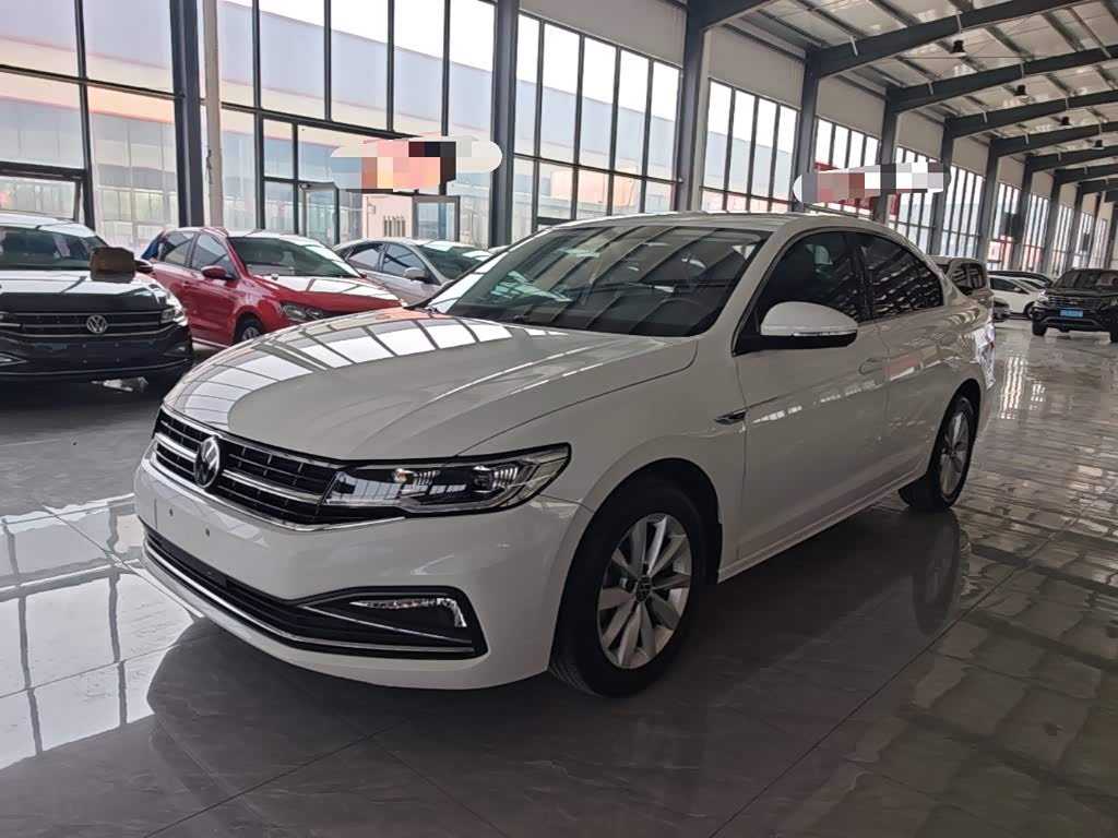 Volkswagen Bora, 2021 г., белый, 29 000 км Volkswagen Bora 2021 280TSI DSG Элита Чжилянь версия