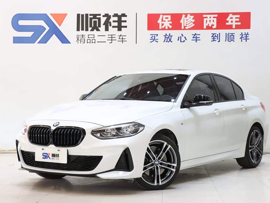 BMW 1 серия, 2021 г., белый, 39 000 км BMW 1 серия 2021 125i пакет M Sport, исполнение «Ночь»