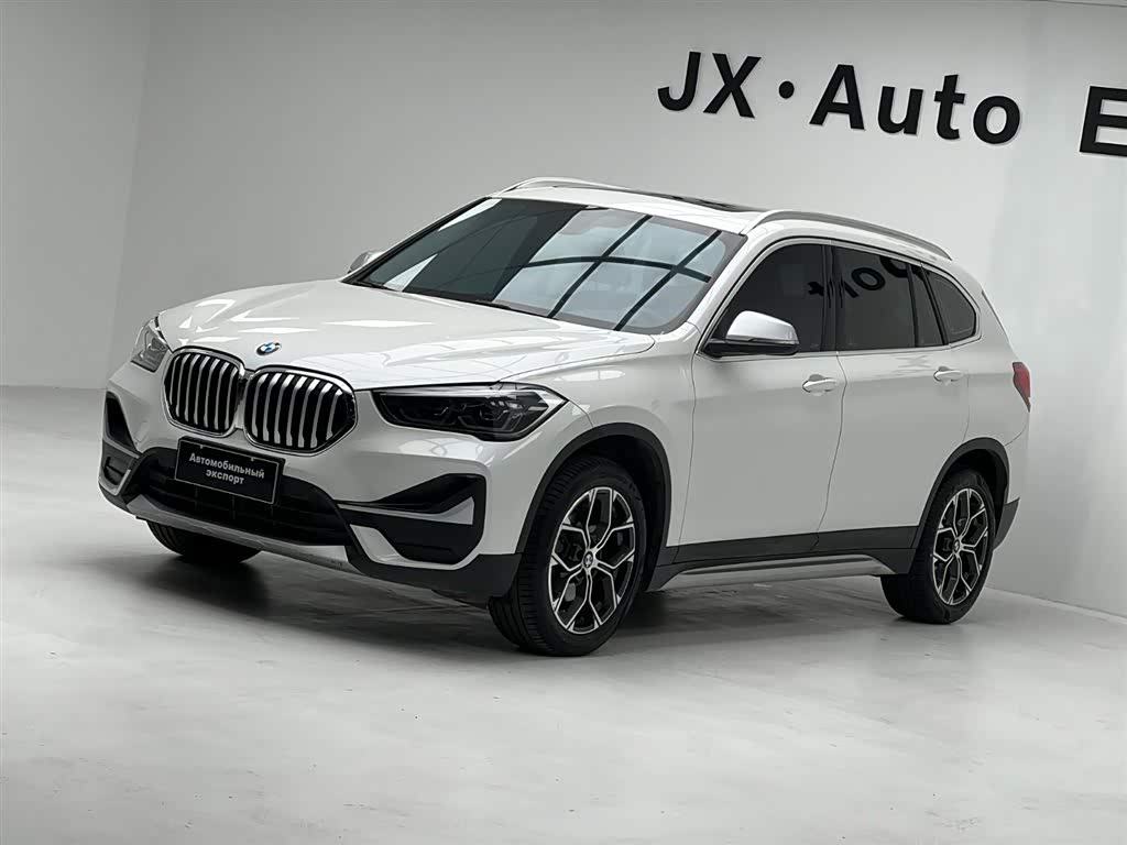 BMW X1, 2022 г., белый, 13 000 км BMW X1 2022 sDrive20Li комплектация «Стиль»