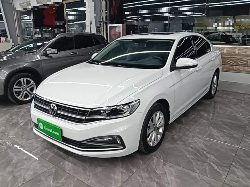 Volkswagen Bora, 2022 г., белый, 45 300 км Volkswagen Bora 2021 1.5L автомат Элита Чжилянь версия