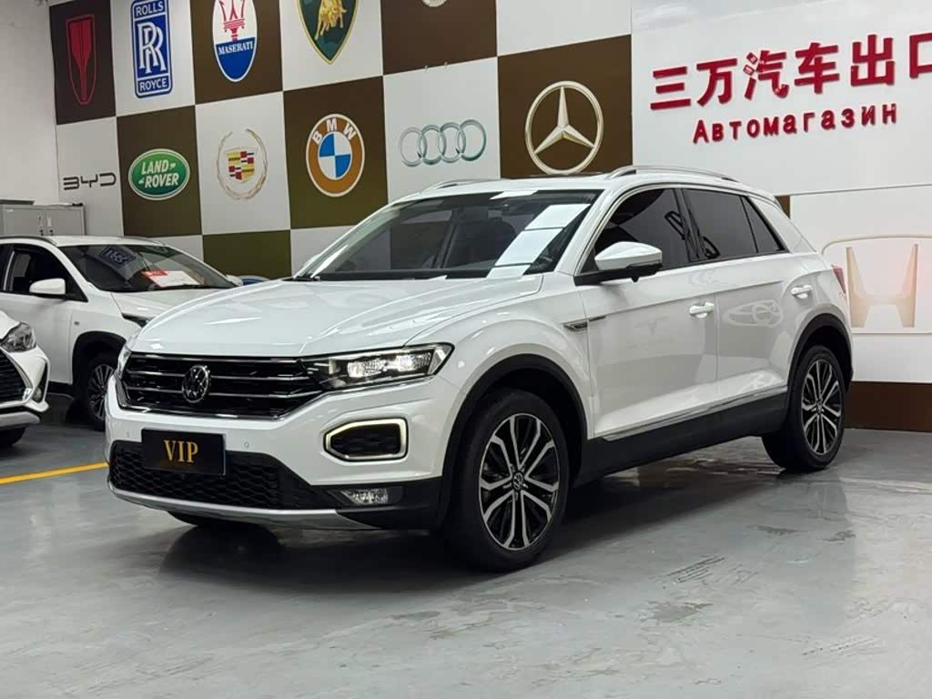 Volkswagen T-Roc, 2023 г., белый, 36 000 км Volkswagen T-Roc 2022 280TSI DSG одна ведущая ось Комфорт PLUS