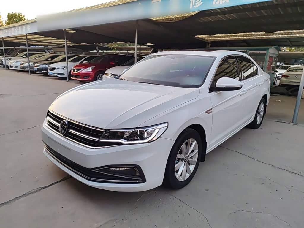 Volkswagen Bora, 2021 г., белый, 43 100 км Volkswagen Bora 2021 1.5L автомат Элита Чжилянь версия