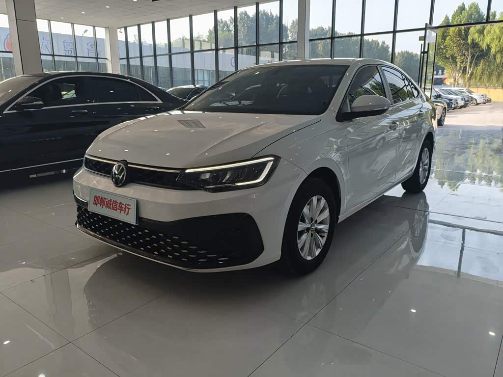 Volkswagen Lavida, 2024 г., белый, 15 000 км Volkswagen Lavida 2023 исполнение «Синьжуй» 1.5L автомат комплектация «Синьи»