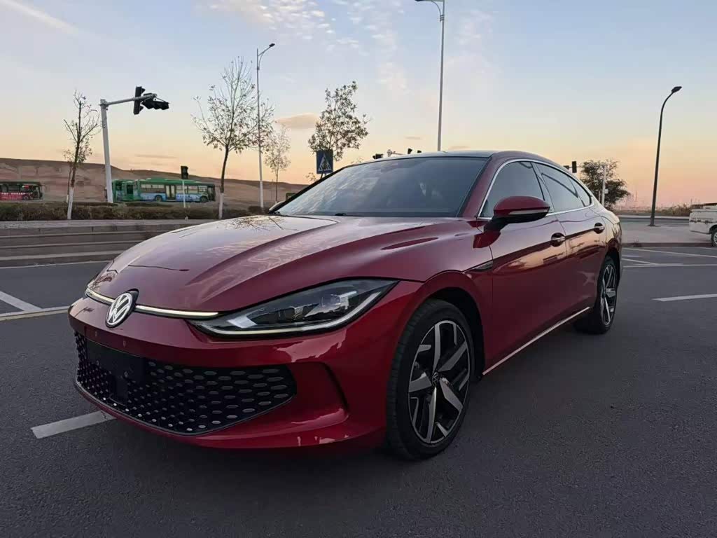 Volkswagen Lamando, 2022 г., красный / фиолетовый, 47 000 км Volkswagen Lamando 2022 Lamando L 280TSI DSG комплектация «Кула»