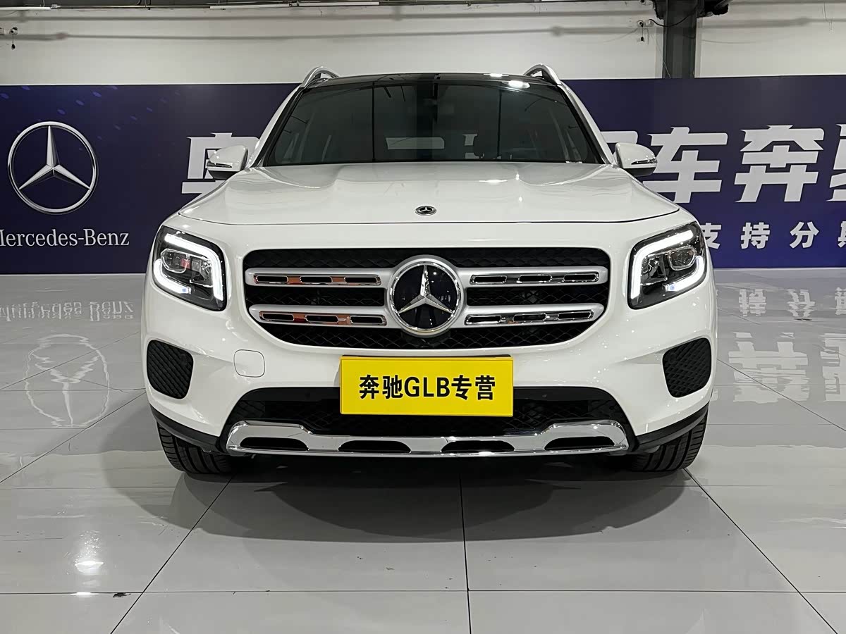 Mercedes-Benz GLB, 2022 г., белый, 20 000 км Mercedes-Benz 奔驰GLB, 2022 г., белый, 20 000 км