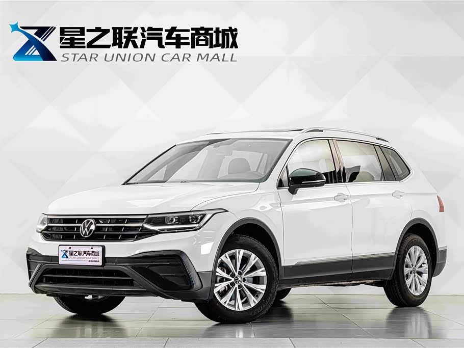 Volkswagen Tiguan L, 2024 г., белый, 36 400 км Volkswagen Tiguan L 2024 исполнение «Чучжун» 300TSI автомат одна ведущая ось комплектация «Лунтэн»