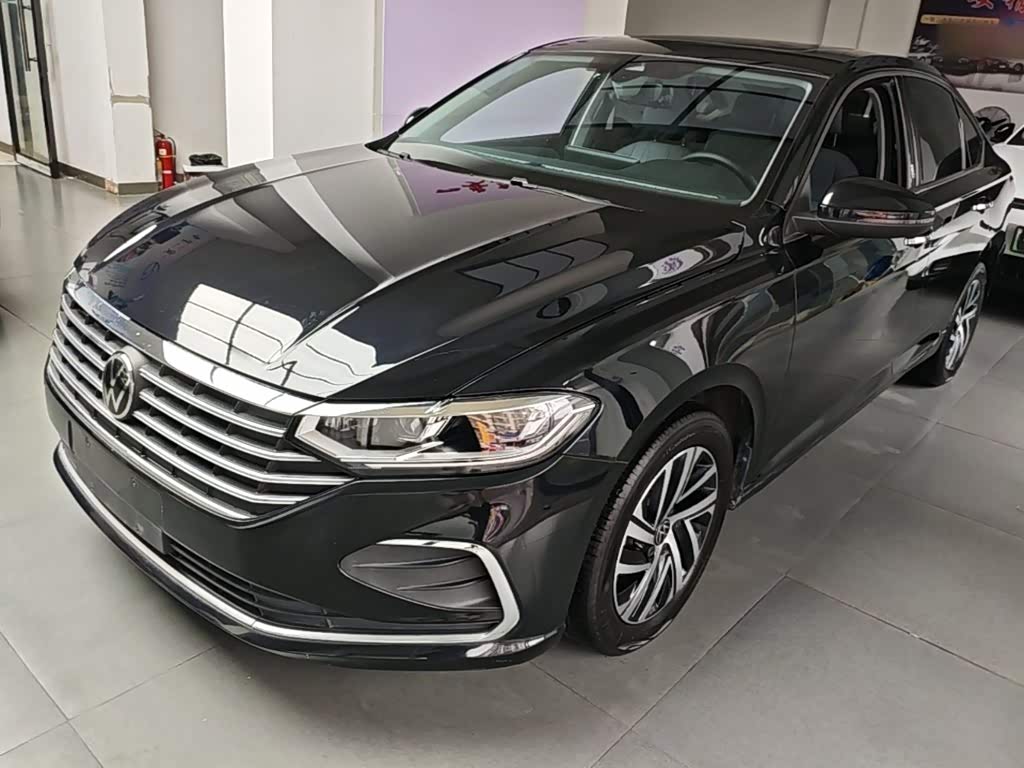 Volkswagen Lavida, 2024 г., чёрный, 66 500 км Volkswagen Lavida 2023 обновлённая версия 1.5L автомат пять миллионов версия