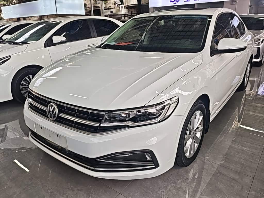 Volkswagen Bora, 2021 г., белый, 50 500 км Volkswagen Bora 2020 обновлённая версия 280TSI DSG комплектация «Элита»
