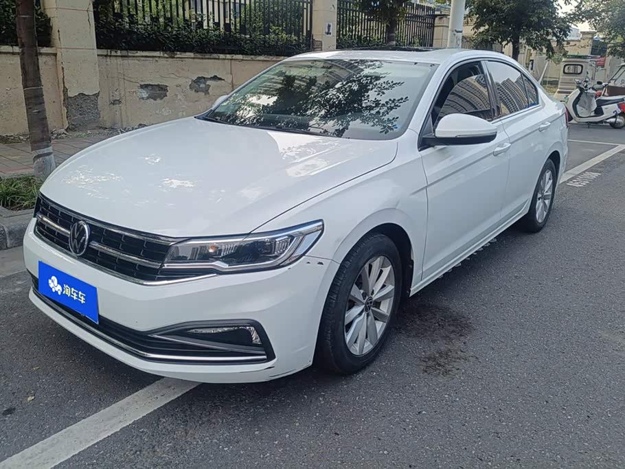 Volkswagen Bora, 2021 г., белый, 59 500 км Volkswagen Bora 2021 1.5L автомат Комфорт Чжилянь версия