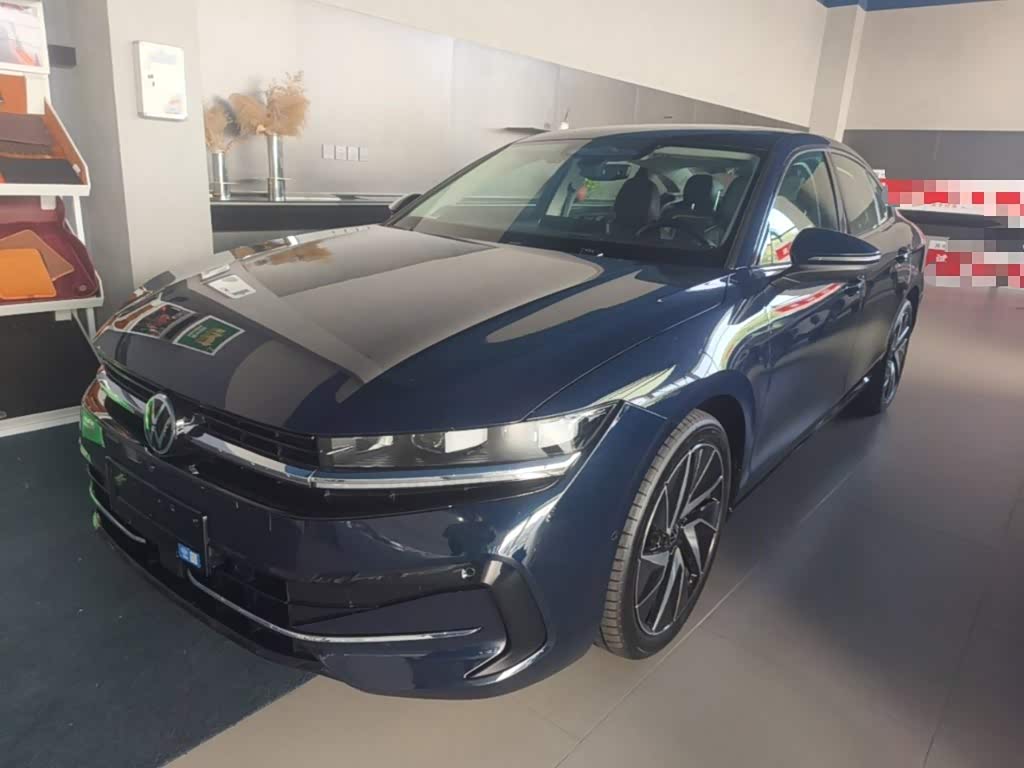 Volkswagen Magotan, 2024 г., синий, 17 500 км Volkswagen Magotan 2024 380TSI DSG комплектация «Суприм»