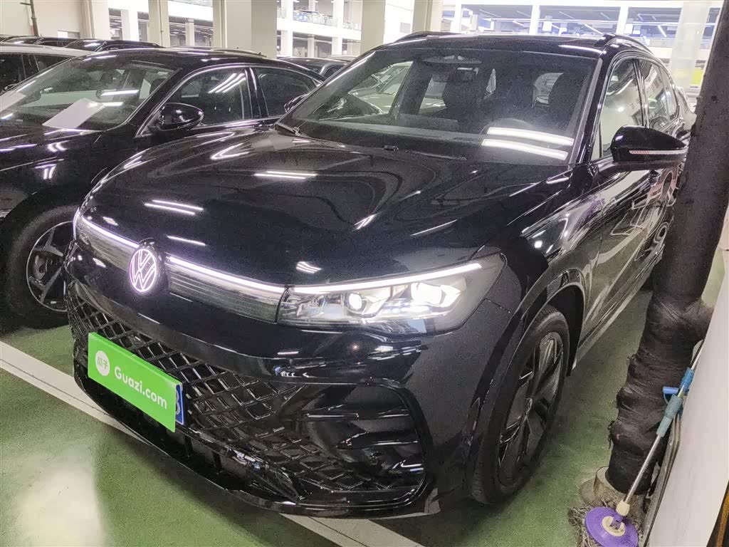 Volkswagen Tiguan L, 2026 г., чёрный, 5 600 км Volkswagen Tiguan L 2024 PRO 330TSI одна ведущая ось R-Line Чжицзунь версия