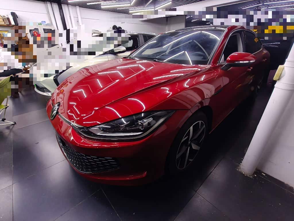 Volkswagen Lamando, 2024 г., красный / фиолетовый, 16 700 км Volkswagen Lamando 2024 Lamando L 280TSI DSG комплектация «Кула»