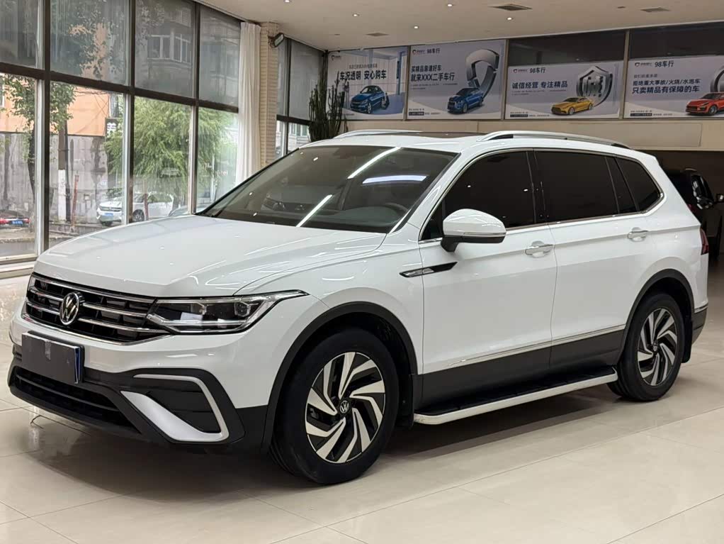Volkswagen Tiguan L, 2023 г., белый, 36 000 км Volkswagen Tiguan L 2023 280TSI автомат одна ведущая ось ограниченная серия «Чаочуан»