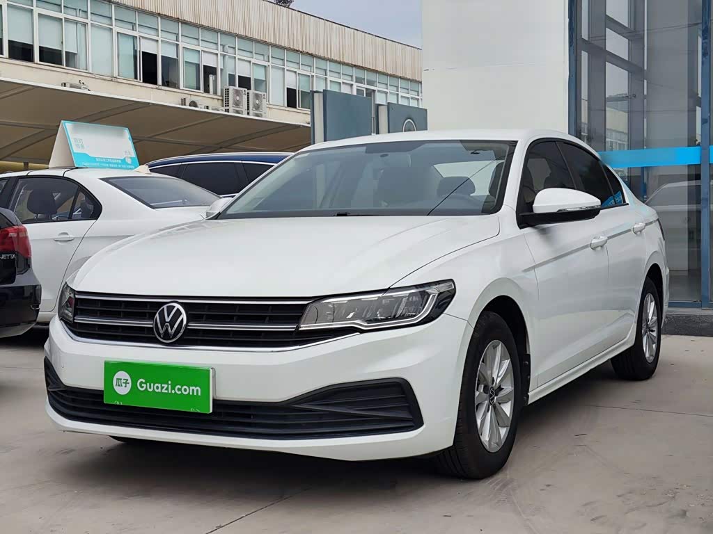 Volkswagen Bora, 2021 г., белый, 44 300 км Volkswagen Bora 2021 1.5L автомат Стиль Чжилянь версия
