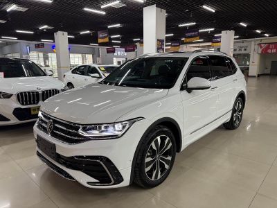 Volkswagen Tiguan L, 2026 г., белый, 400 км Volkswagen Tiguan L 2025 исполнение «Чучжун» 330TSI автомат одна ведущая ось R-Line Лунъяо версия