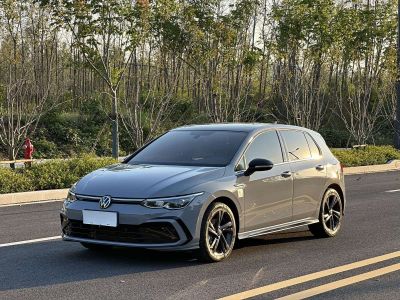 Volkswagen Golf, 2023 г., серебристый / серый, 23 000 км Volkswagen Golf 2023 обновлённая версия 280TSI DSG R-Line Lite