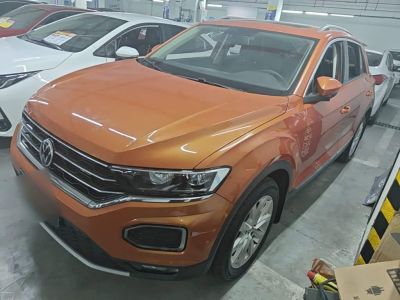 Volkswagen T-Roc, 2021 г., белый, 63 000 км Volkswagen T-Roc 2021 280TSI DSG одна ведущая ось Элита Чжилянь версия
