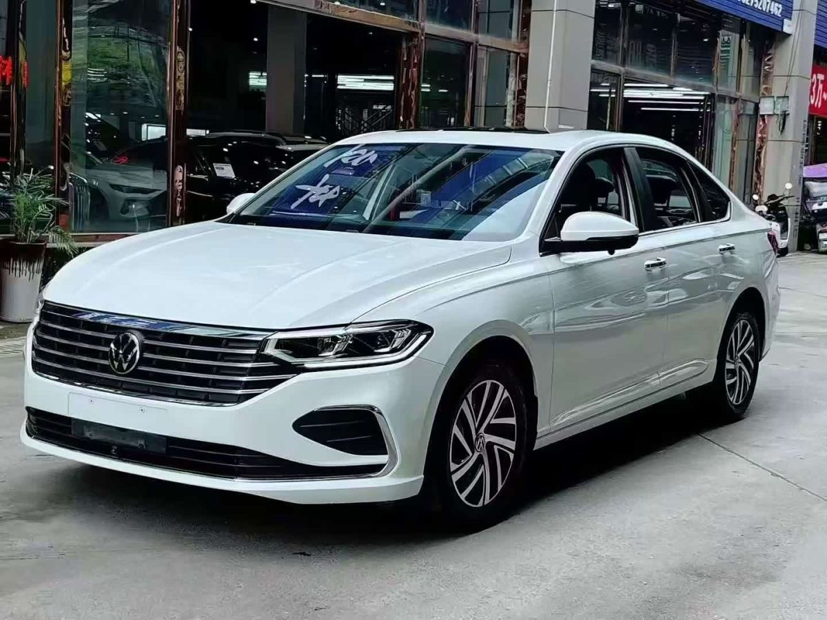 Volkswagen Lavida, 2023 г., белый, 40 000 км Volkswagen Lavida 2023 1.5L автомат Дэи версия