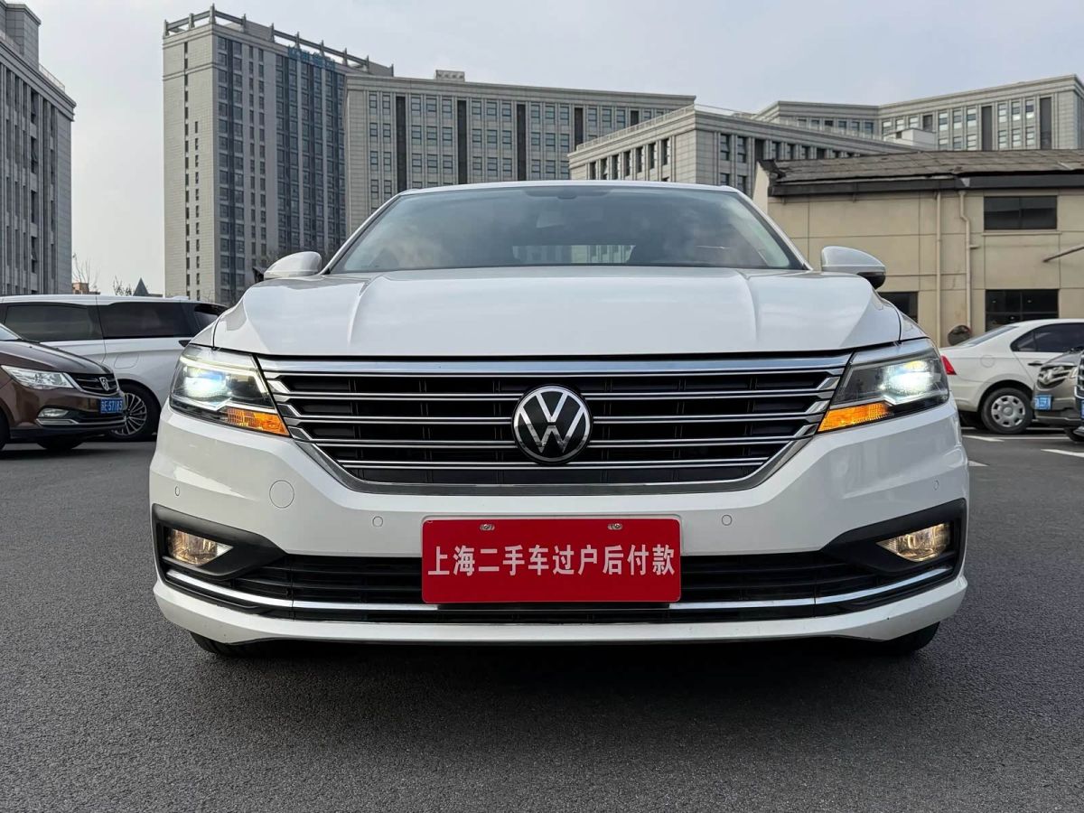 Volkswagen Lavida 2022 280TSI DSG Люкс