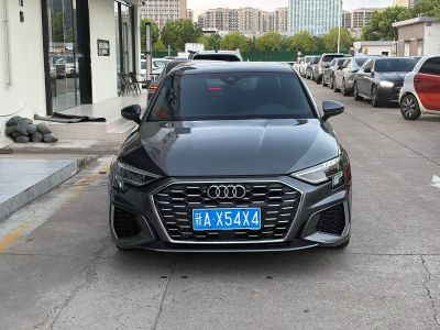 Audi A3, 2023 г., серебристый / серый, 38 000 км Audi A3, 2023 г., серебристый / серый, 4 000 км