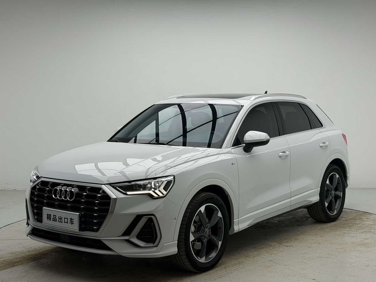 Audi Q3, 2023 г., белый, 27 000 км Audi 奥迪Q3, 2023 г., белый, 27 000 км