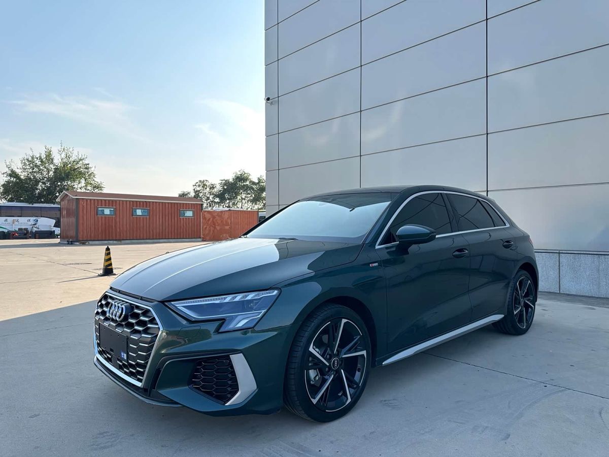 Audi A3, 2023 г., зелёный, 16 000 км