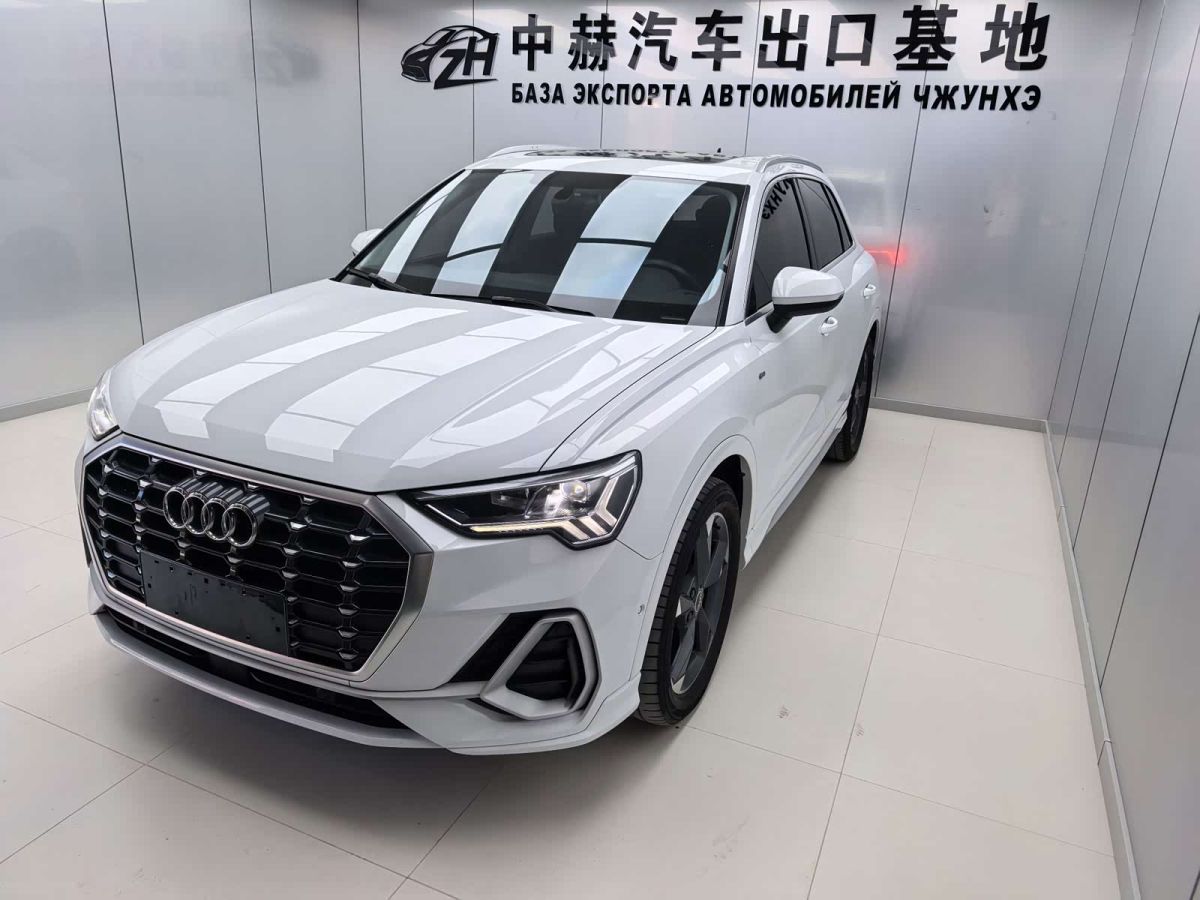 Audi Q3, 2023 г., белый, 52 000 км Audi 奥迪Q3, 2023 г., белый, 52 000 км
