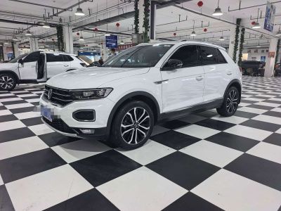 Volkswagen T-Roc, 2022 г., белый, 28 000 км Volkswagen T-Roc 2022 280TSI DSG одна ведущая ось Комфорт PLUS