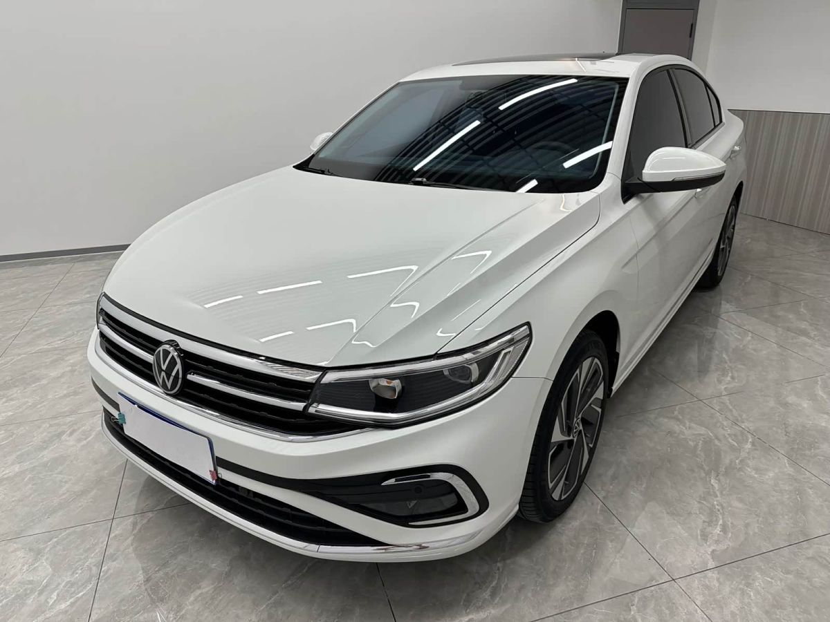 Volkswagen Bora, 2023 г., белый, 36 000 км Volkswagen Bora 2023 200TSI DSG Чжисин PROверсия