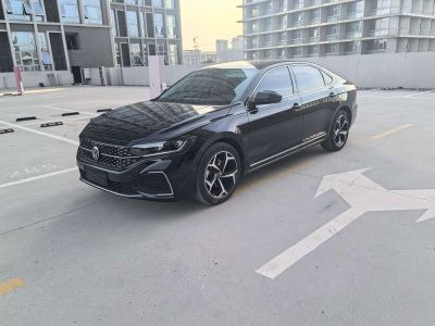 Volkswagen Passat, 2024 г., серебристый / серый, 8 700 км Volkswagen Passat 2024 380TSI исполнение «Звёздное небо — Лунтэн»