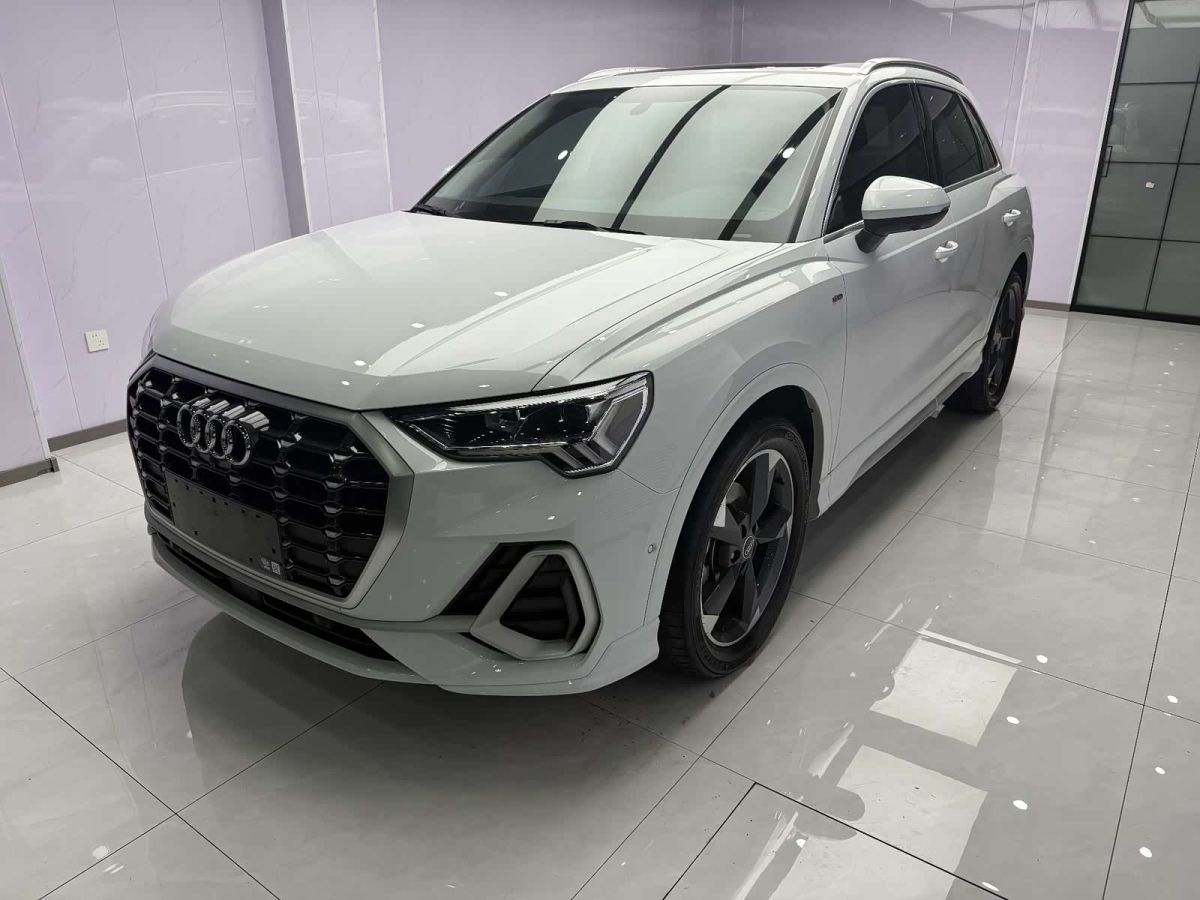 Audi 奥迪Q3, 2023 г., белый, 38 000 км