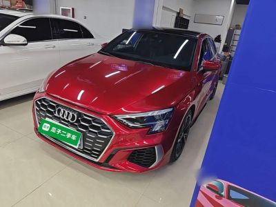 Audi A3, 2024 г., зелёный, 30 900 км Audi A3, 2024 г., красный / фиолетовый, 33 600 км