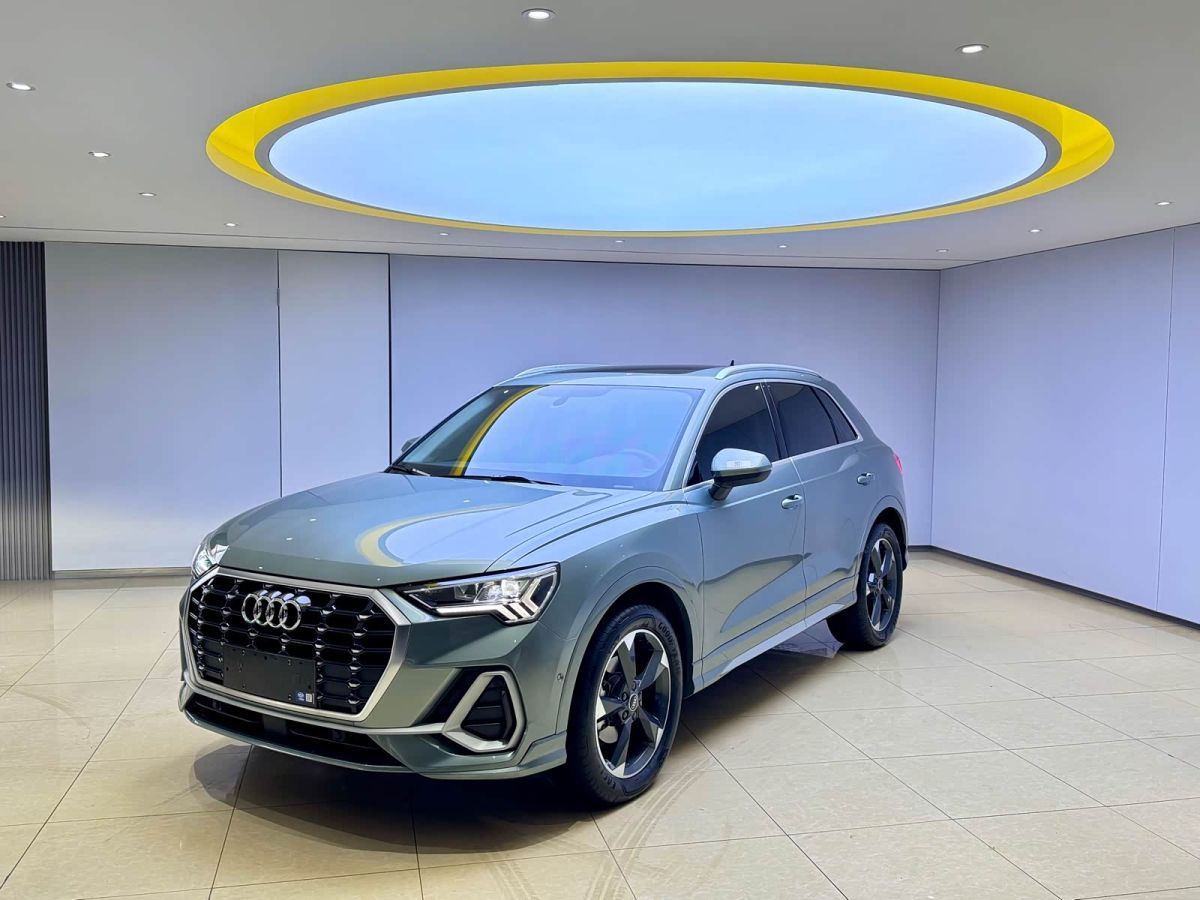 Audi 奥迪Q3, 2023 г., синий, 15 000 км