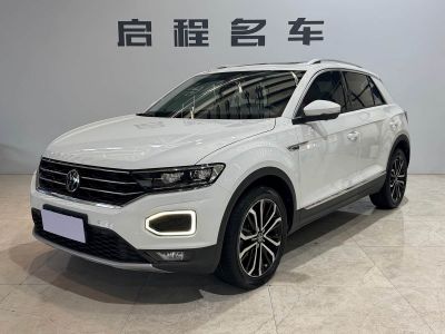 Volkswagen T-Roc, 2023 г., белый, 24 100 км Volkswagen T-Roc 2022 280TSI DSG одна ведущая ось Комфорт PLUS