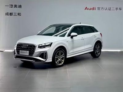 Audi Q2L, 2024 г., белый, 48 000 км Audi 奥迪Q2L, 2025 г., белый, 10 400 км