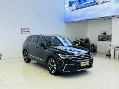 Volkswagen Tiguan L, 2023 г., чёрный, 48 000 км Volkswagen Tiguan L 2023 330TSI автомат одна ведущая ось R-Line комплектация «Юэсян»